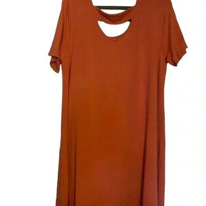Soft Surroundings salmon color dress. Cute cut out on back at top